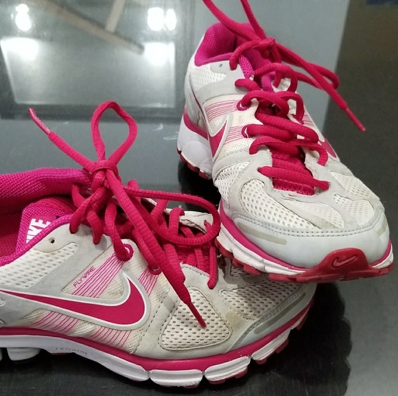 Nike Shoes - Nike Pegasus 28 Size 7